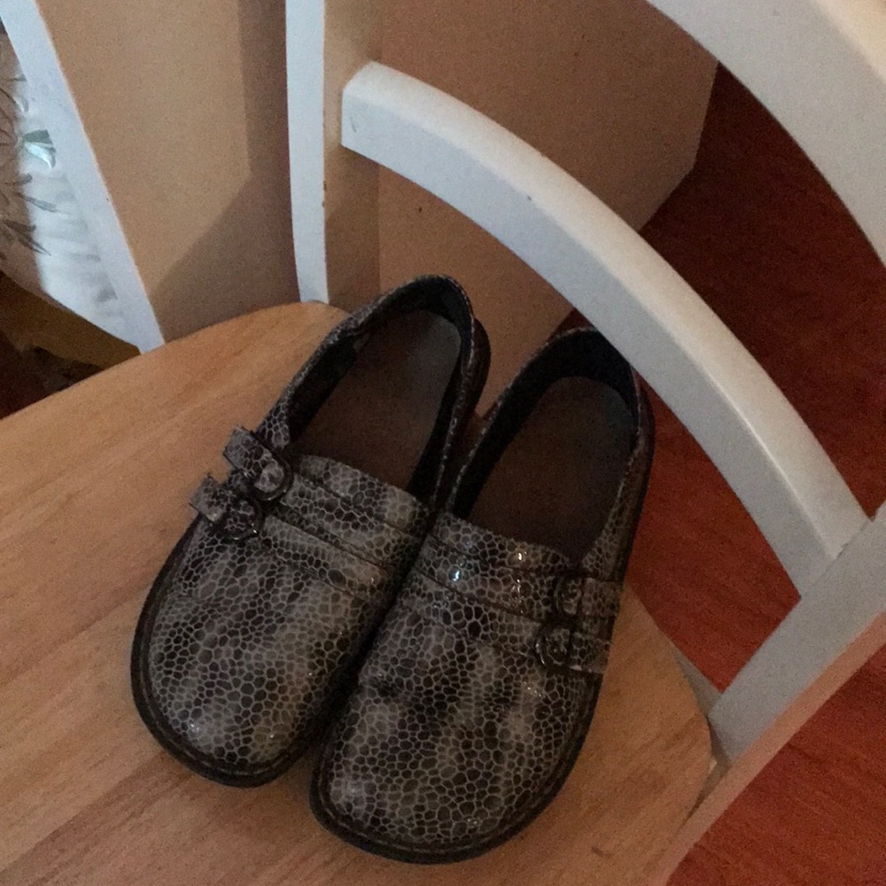 Nurse shoes